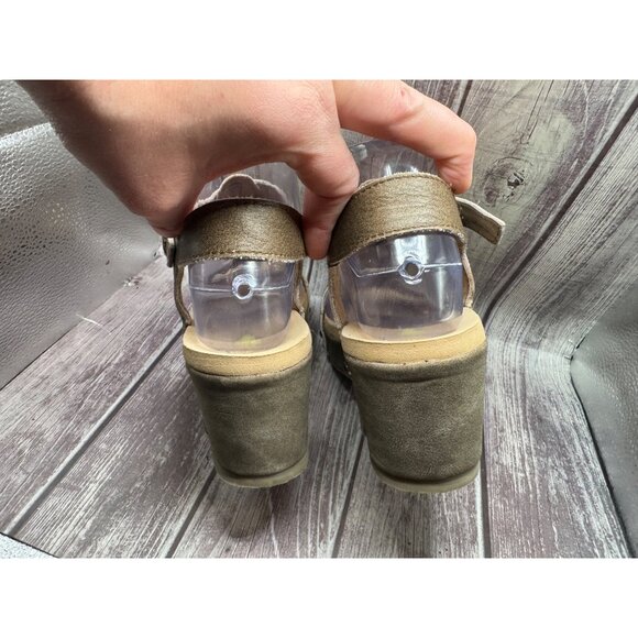 Volatile Gold Braided Leather Itzel Sandal Shoe Women Size 7 - Picture 9 of 12